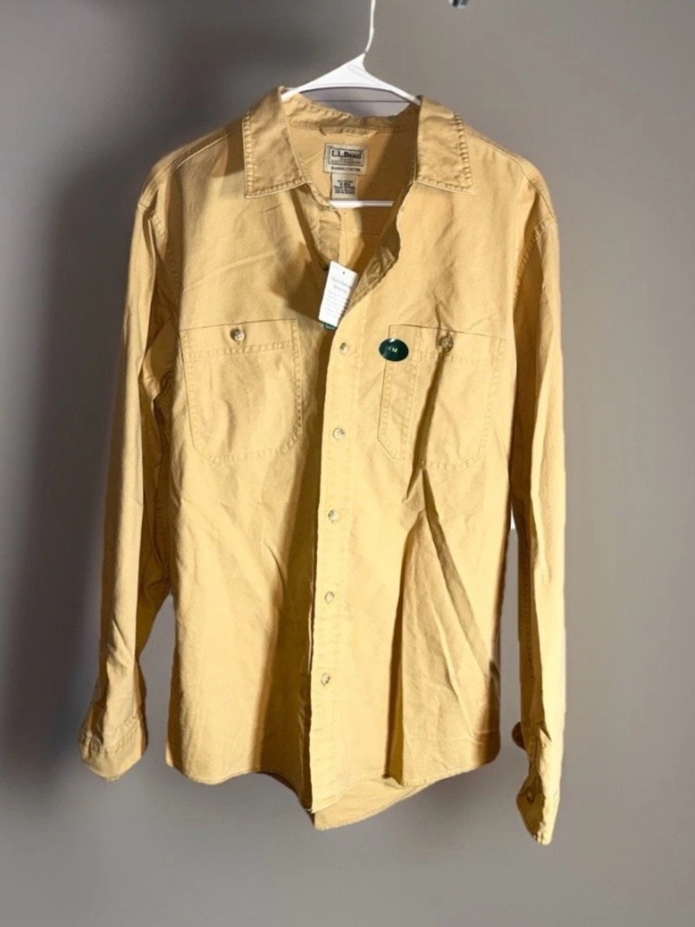 NEW LL Bean Men’s Button Up LS Shirt Medium  Chamois Canvas 100% Cotton